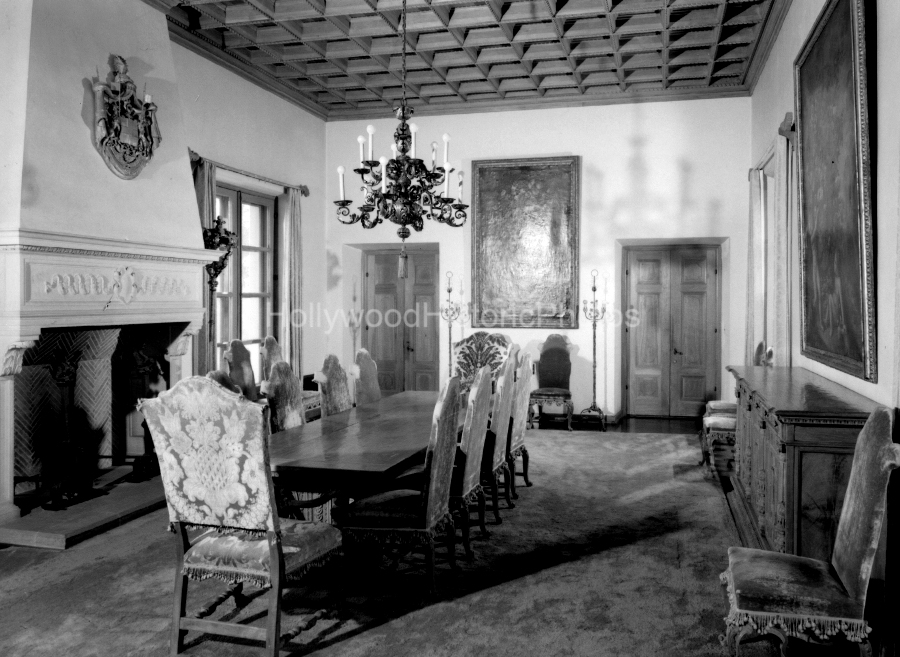 Harold Lloyd Estate 1939 2 Greenacres interior, dining room wm.jpg